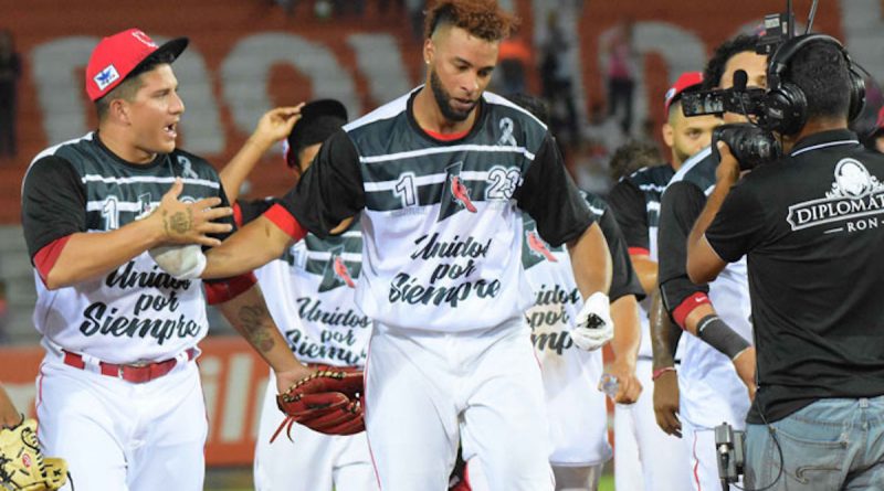 Henry Urutia dedicó su hit a José Castillo y Luis Valbuena