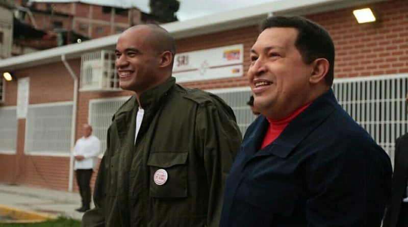 Héctor Rodríguez y Hugo Chávez