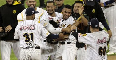 Harold Castro dio la primera victoria de postemporada a Leones