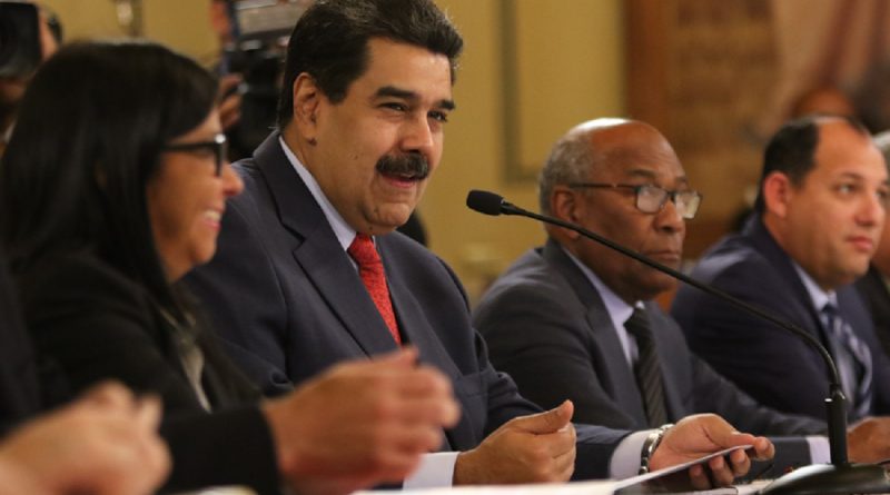 Aristóbulo Istúriz, vicepresidente sectorial del Área Social, ofrece balance durante reunión con el presidente Maduro