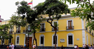 Casa Amarilla