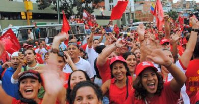 Pueblo marcha en varios estados en respaldo al presidente Maduro