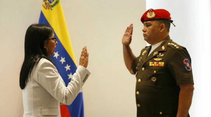 González López recibe juramento como nuevo Consejero de Seguridad e Inteligencia de la Presidencia de la República