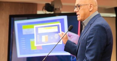 Jorge Rodríguez en rueda de prensa