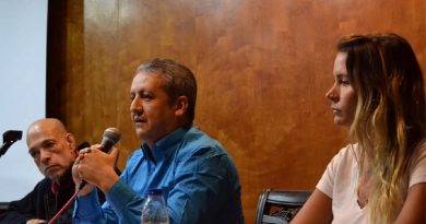 Ministro Contreras: Debemos enfrentar con fuerza la guerra económica (Foto: @MinComercioNac)