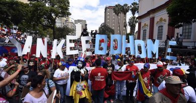 Senador ruso: EEUU prepara una nueva revolución de colores en Venezuela