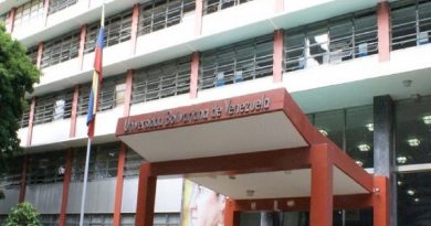 Formación docente estudiantil en la UBV