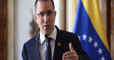 Canciller Arreaza califica de ambigua postura asumida por países de la Unión Europea
