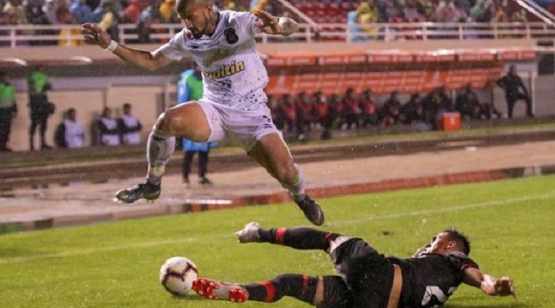 Caracas irá este martes por la remontada en el Olímpico
