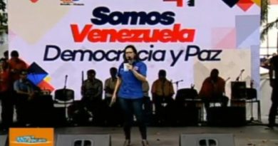 Blanca Eekhout en Tribuna Antiimperialista de Plaza Bolívar de Caracas