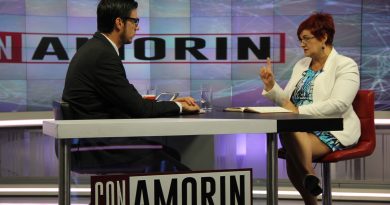 La abogada y constituyente María Alejandra Díaz. Con Amorin (Foto MultimediosVTV)