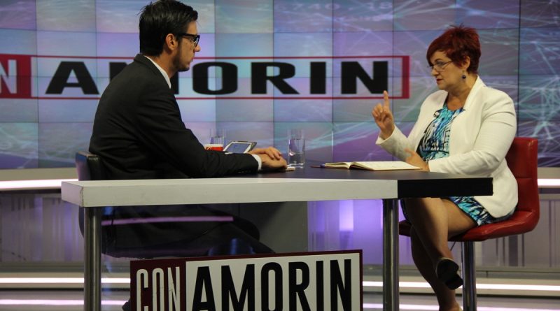 La abogada y constituyente María Alejandra Díaz. Con Amorin (Foto MultimediosVTV)