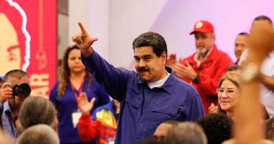 Presidente Maduro lidera Marcha en defesa de la paz en Caracas