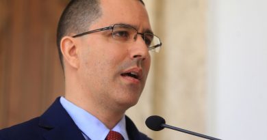 Canciller Arreaza vaticina fin de democracias secuestradas por oligarquías