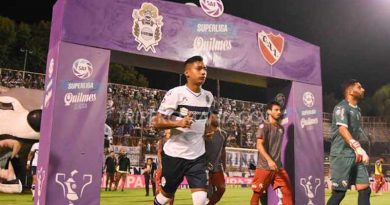 Venezolano Jesús Vargas nombrado el más valioso en su debut con Gimnasia de la Plata
