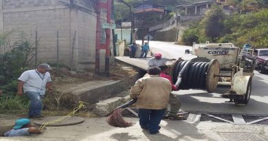 Equipo técnico de la Empresa realizó el tendido y empalme de 80 metros de cable que habían sido vandalizados en esta comunidad del estado Miranda. (Foto Cantv)
