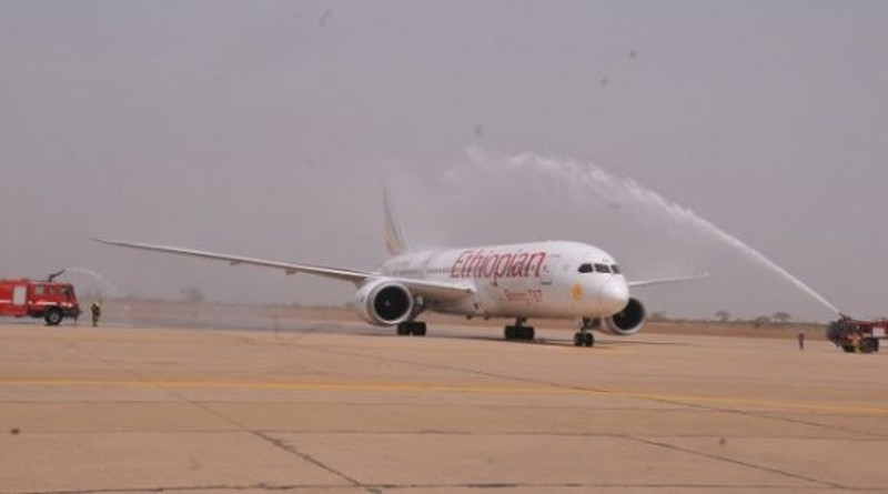 China suspende vuelos comerciales en aviones Boeing 737 tras accidente