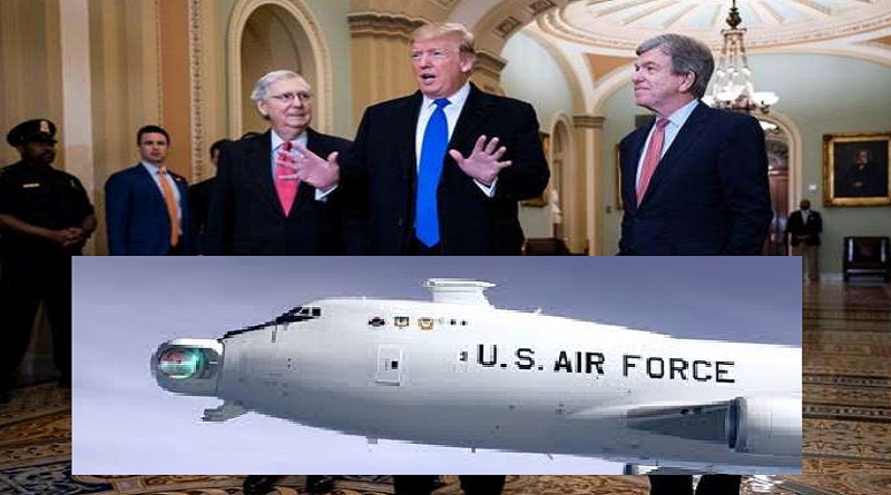 Donald Trump durante una reunión celebrada este martes en el Capitolio, en Washington / Armas basadas en Pulso Electromagnético desarrolla EEUU (Fotos agencias)