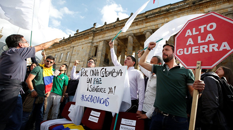 Colombianos se movilizan este lunes en defensa del Acuerdo de Paz