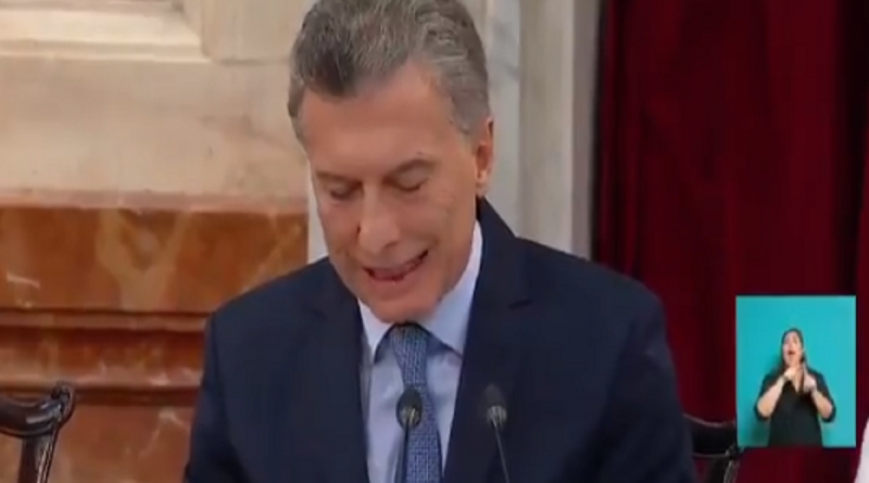 Fallo mental en discurso de Macri provoca lluvia de burlas en las redes (Fotograma agencias)