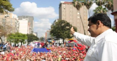 Presidente Maduro protege al pueblo (Foto Prensa Presidencial)