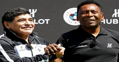 Diego Maradona desea a Pelé una pronta recuperación