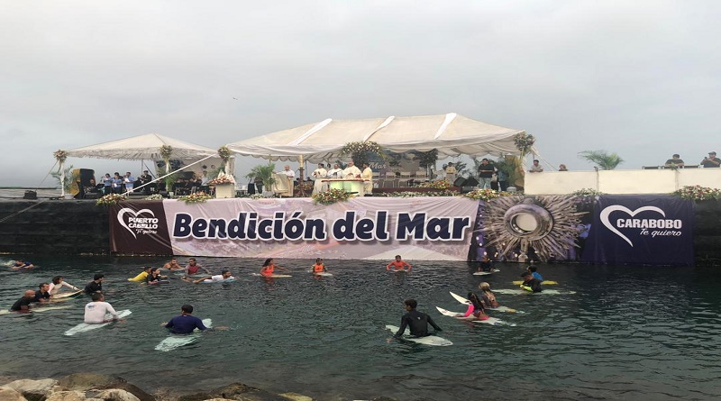 Miles de feligreses participaron en tradicional Misa de Bendición del Mar