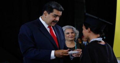 Salarios y condiciones de vida de los maestros están garantizados en Revolución