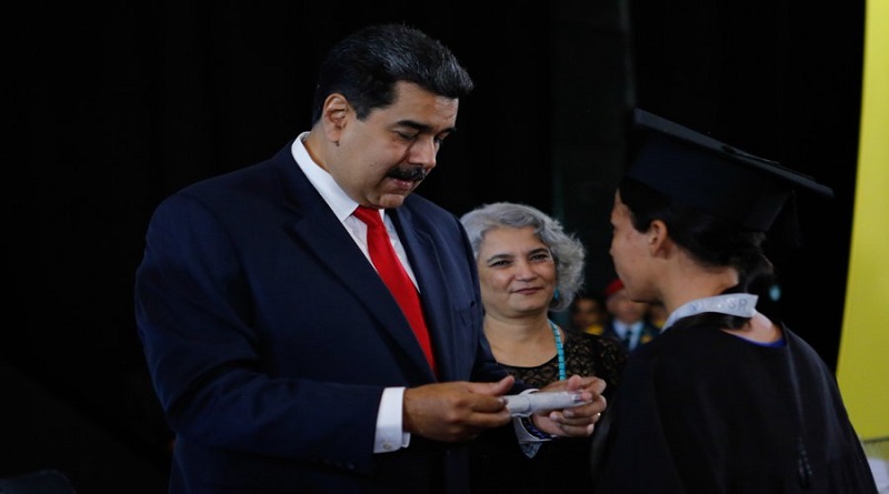 Salarios y condiciones de vida de los maestros están garantizados en Revolución