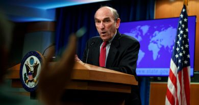 Elliott Abrams considera prematuro convocar una intervención militar en Venezuela