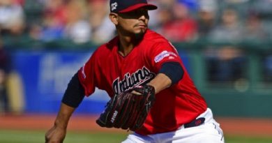 Carlos Carrasco logró récord en victoria de Cleveland ante Toronto