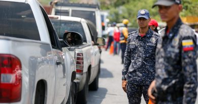 Activos 18 mil funcionarios en el estado Miranda para resguardar a los temporadistas