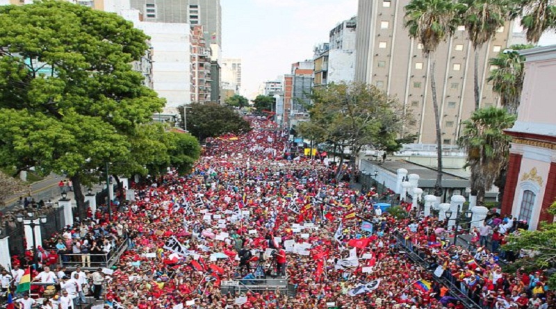 Presidente Maduro recibe marcha antiimperialista (Foto Prensa Presidencial)