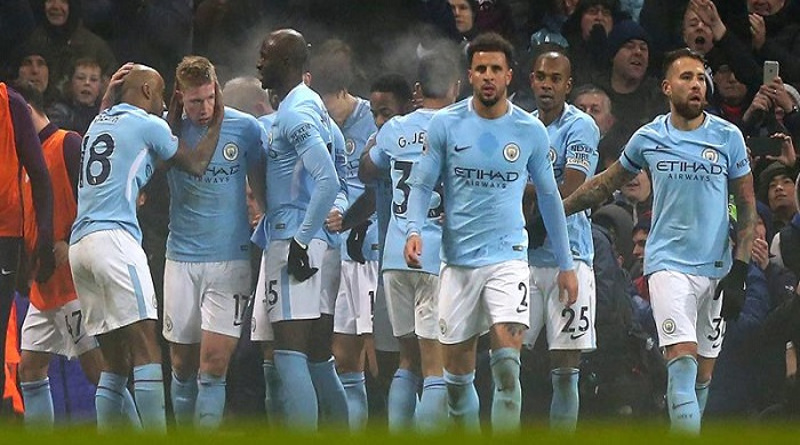 Manchester vence al Tottenham y se afianza en el liderato de la Liga Premier