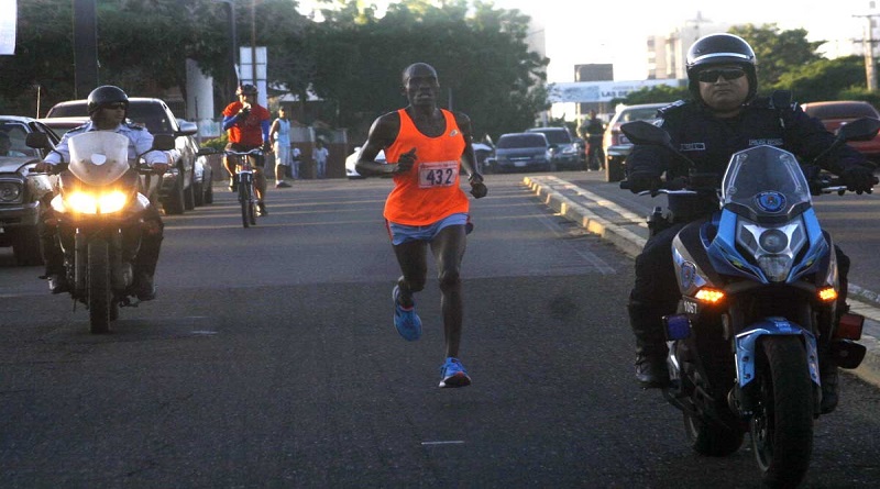 Keniano Erick Rohen irá este sábado a la conquista de la III Carrera Nacional Rafael Rangel en Trujillo