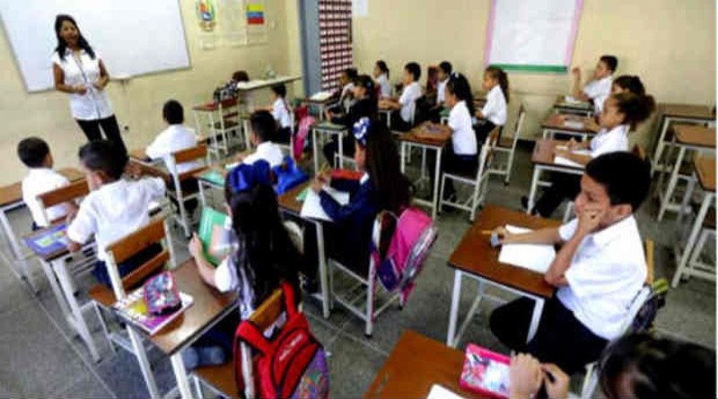 Presidente Maduro instó a comunidad estudiantil a retomar actividades escolares en resistencia