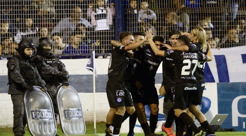 Venezolano Jan Hurtado y Gimnasia se quedaron por fuera de la Súperliga