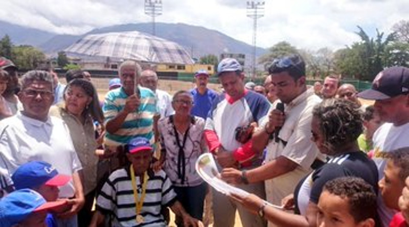 Gobierno local de Guatire rinde homenaje a Alejandro Ibarra gloria del deporte
