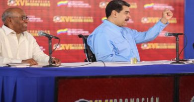Presidente Maduro aprueba más de 15 mil millones para Centros de Formación y Producción