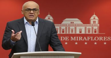 Vicepresidente de Comunicación denuncia fabricación de mentiras para preparar agresión desde Colombia