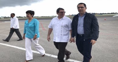 Canciller Arreaza arriba a Cuba para participar en Consejo Político del Alba TCP