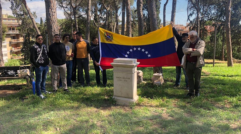 Amigos de Venezuela levantan busto de Simón Bolívar en Monte Sacro