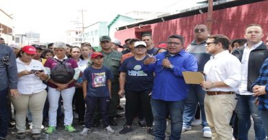 Valencianos reciben dotación de 20 contenedores para recolección de basura