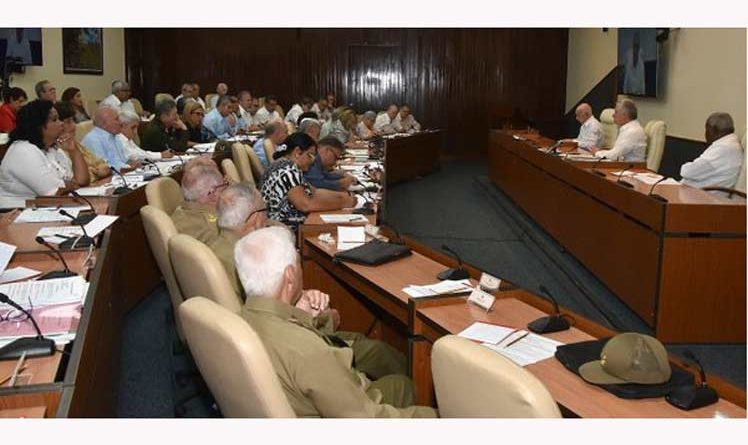 Presidente de Cuba instó a potenciar la industria nacional