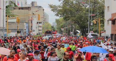 Venezolanos se concentran en plaza Morelos para marchar al Palacio de Miraflores