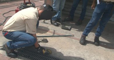 Metro de Valencia continúa labores de mantenimiento de canaletas en la estación Santa Rosa