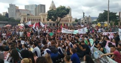 Miles de estudiantes brasileños movilizados en defensa de la educación