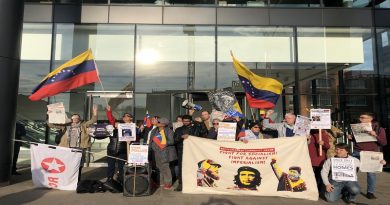 Ciudadanos londinenses denuncian bloqueo ante diario británico (Foto MPPRE)