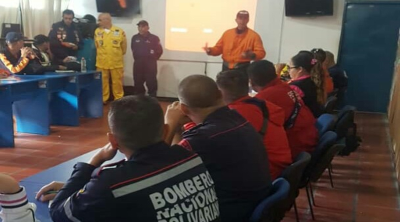 Bomberos de Miranda reciben adiestramiento en Búsqueda y Salvamento de Aeronaves Siniestradas