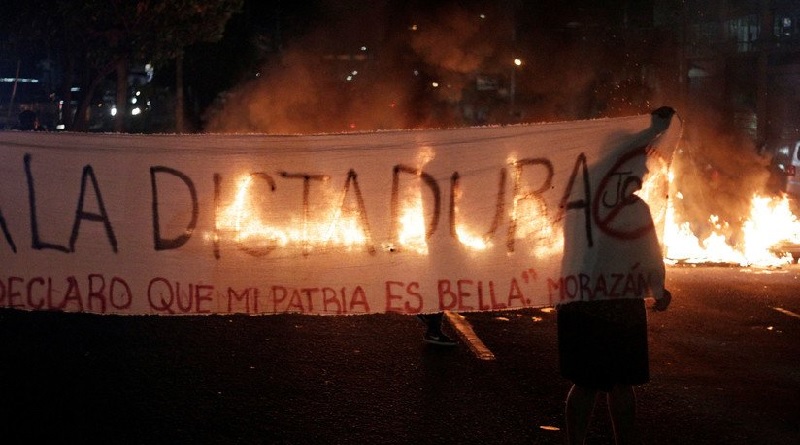 Un fallecido y 15 heridos es el saldo de las protestas que exigen dimisión del presidente de Honduras